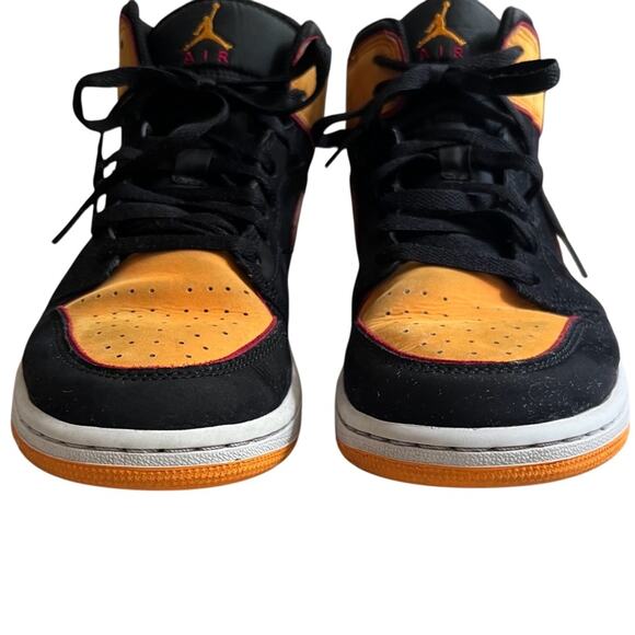 Nike Air Jordon 1 Mid SE Sneaker Mens 9 Black Vivid Orange FJ4923-008 Fat Tongue - Picture 2 of 14